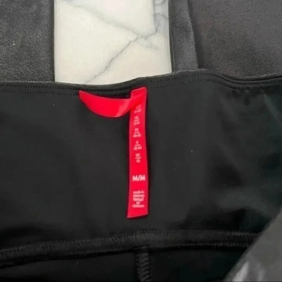 Spanx Faux Leather Leggings Size Medium B1067 - Picture 7 of 8